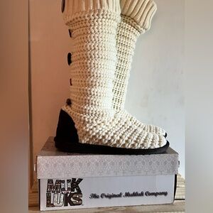 Muk Luk's A La mode sweater boots vanilla size 9
